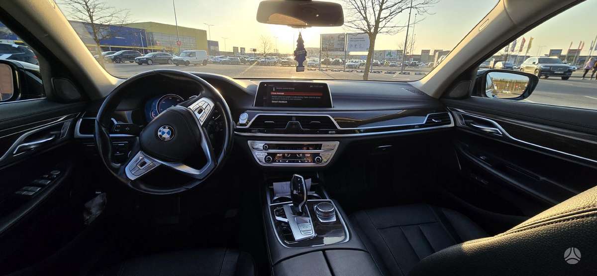 BMW 740, 3.0 l., Седан