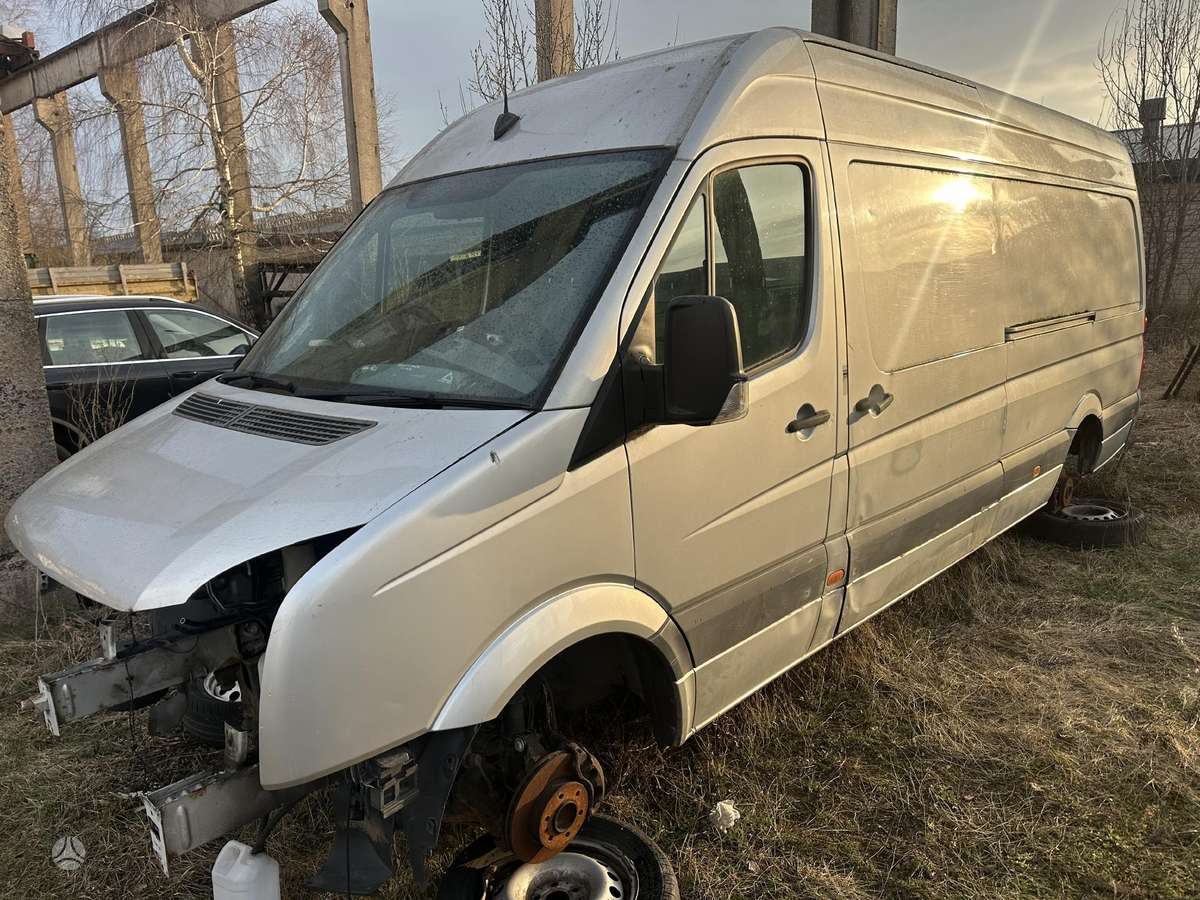 Volkswagen Crafter, preču