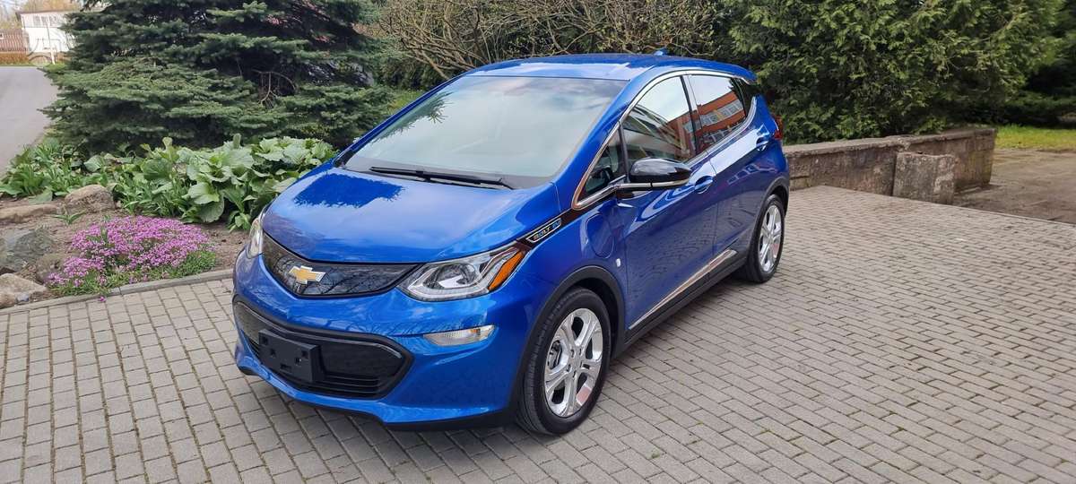 Chevrolet Bolt, 65 кВт·ч, Минивэн