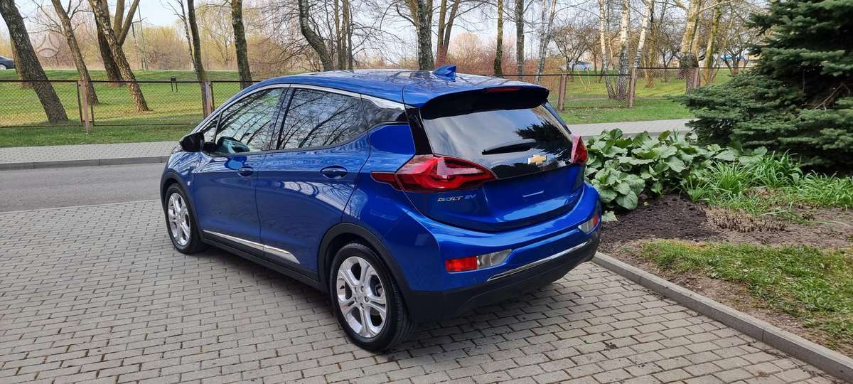 Chevrolet Bolt, 65 кВт·ч, Минивэн