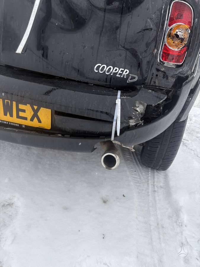 Mini Cooper dalimis. Metalynas rrr