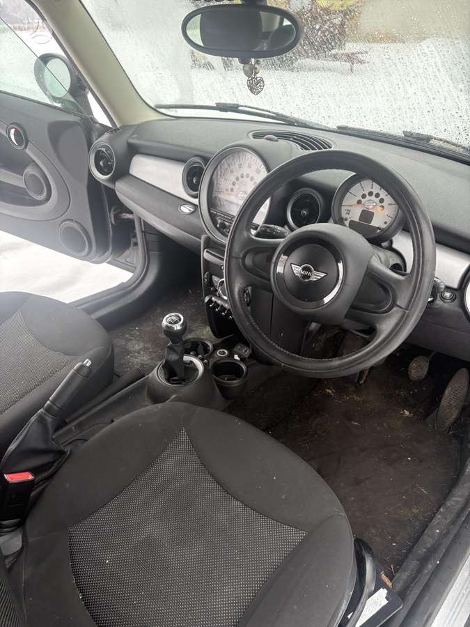 Mini Cooper for parts. Metalynas rrr