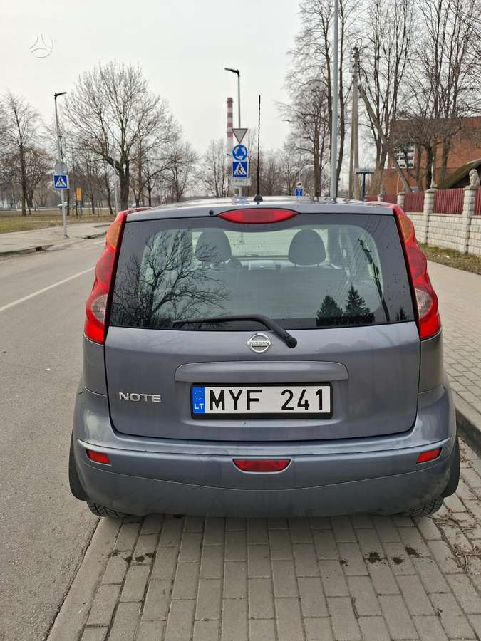 Nissan Note, 1.6 l., hatchback