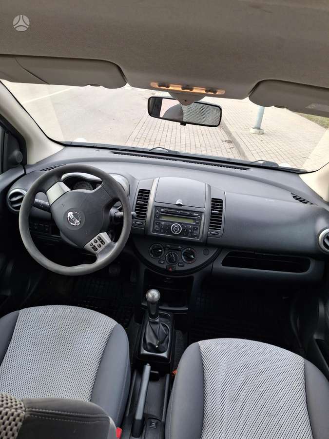 Nissan Note, 1.6 l., hatchback