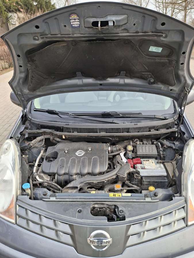 Nissan Note, 1.6 l., hatchback