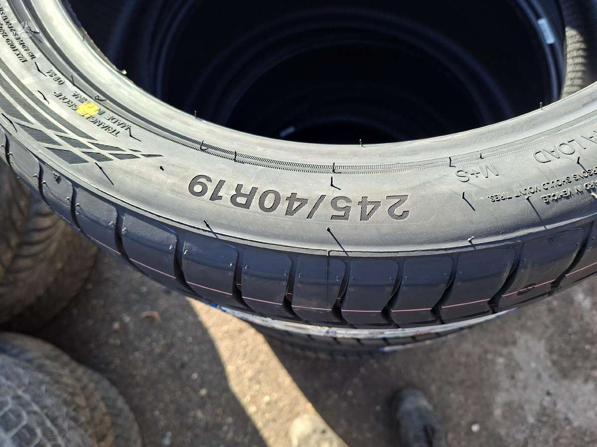 Triangle, vasaras 245/40 R19
