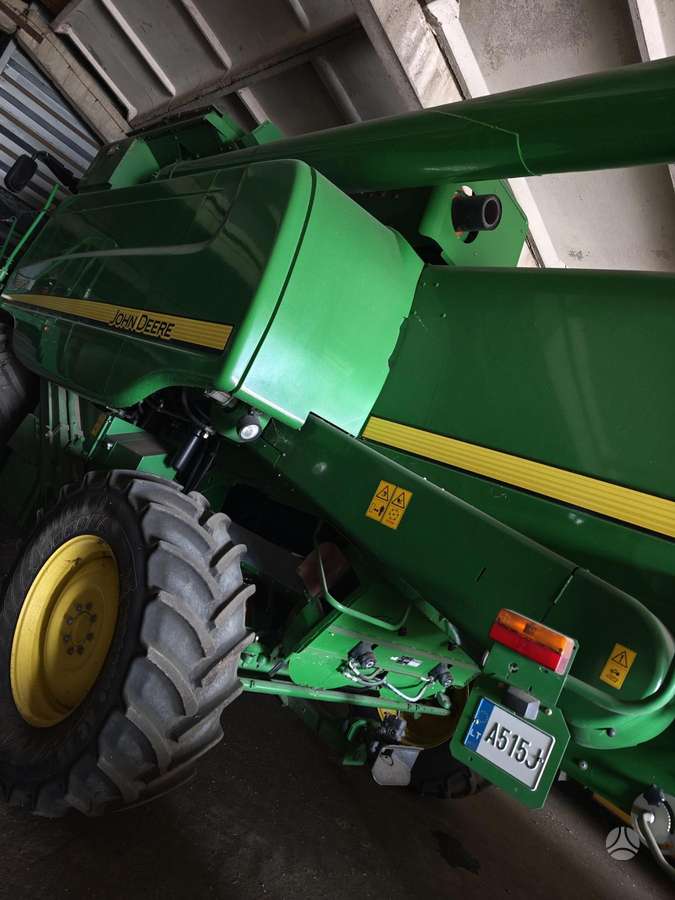 John Deere T670, combine harvesters