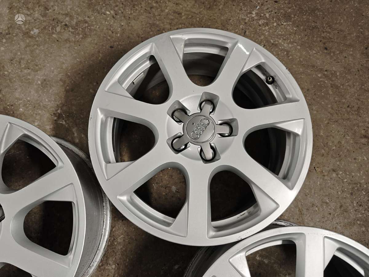 Audi A4, lengvojo lydinio, R17
