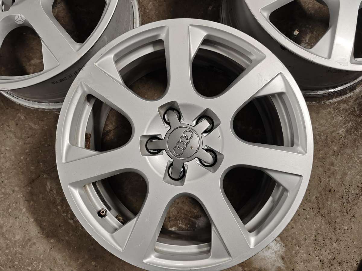 Audi A4, lengvojo lydinio, R17