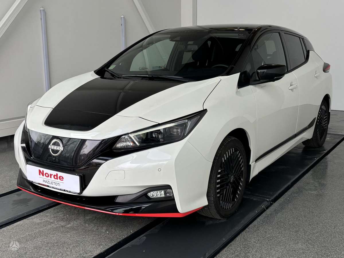 Nissan Leaf, 62 kWh, hatchback