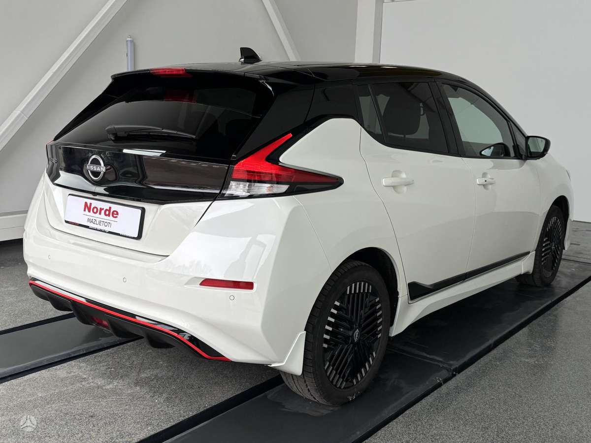 Nissan Leaf, 62 kWh, hatchback