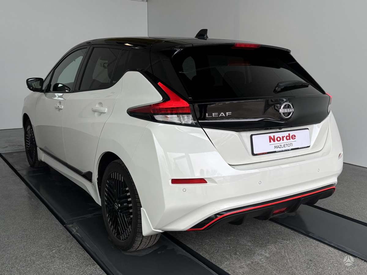 Nissan Leaf, 62 kWh, hatchback