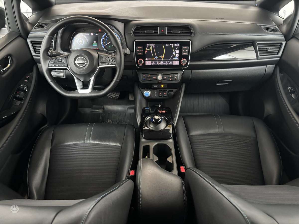Nissan Leaf, 62 kWh, hatchback