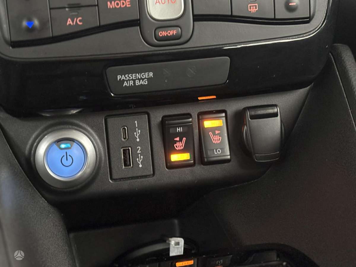 Nissan Leaf, 62 kWh, hatchback