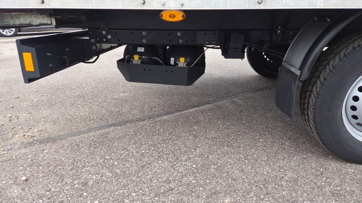 Iveco Daily 35S14N, box trucks / box vans