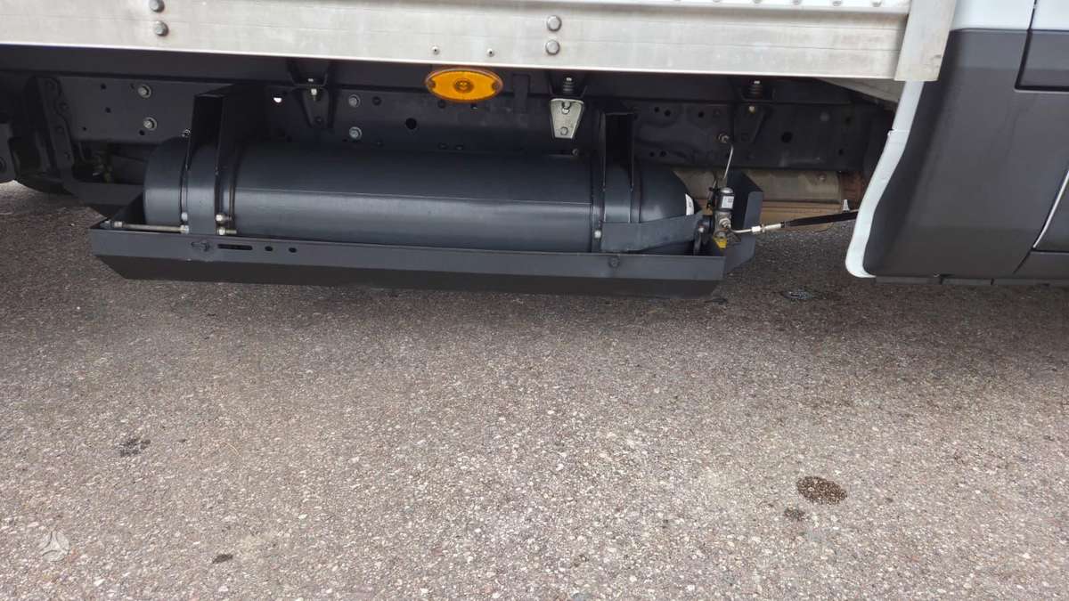 Iveco Daily 35S14N, box trucks / box vans