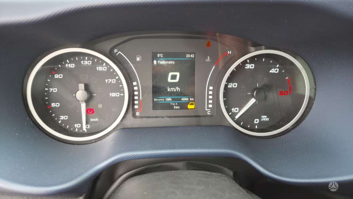 Iveco Daily 35S14N, box trucks / box vans