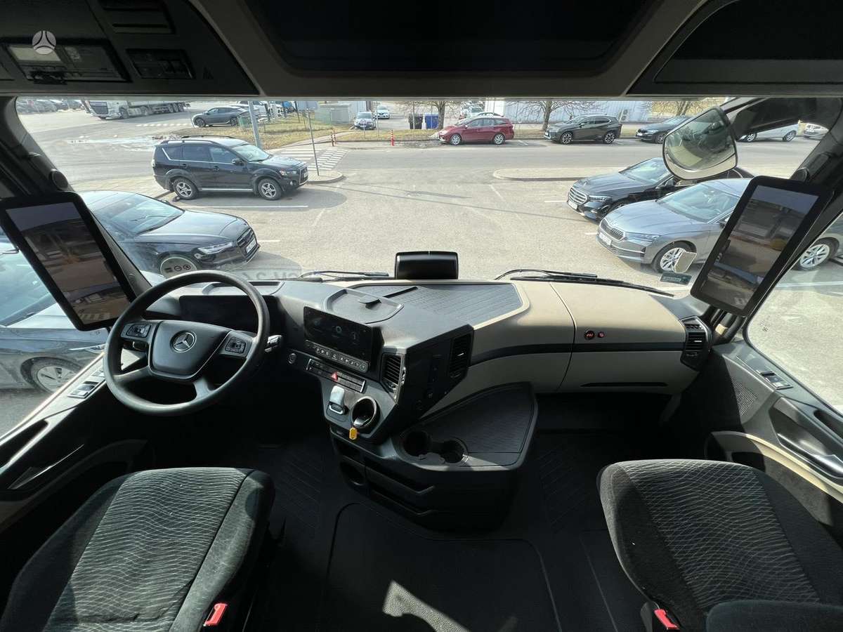 Mercedes-Benz Actros 1845 LS BigSpa, double sleeper