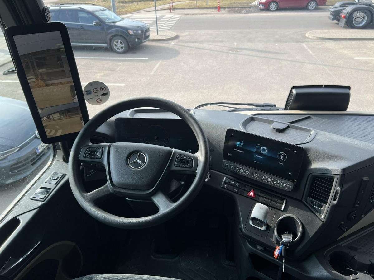 Mercedes-Benz Actros 1845 LS BigSpace, double sleeper