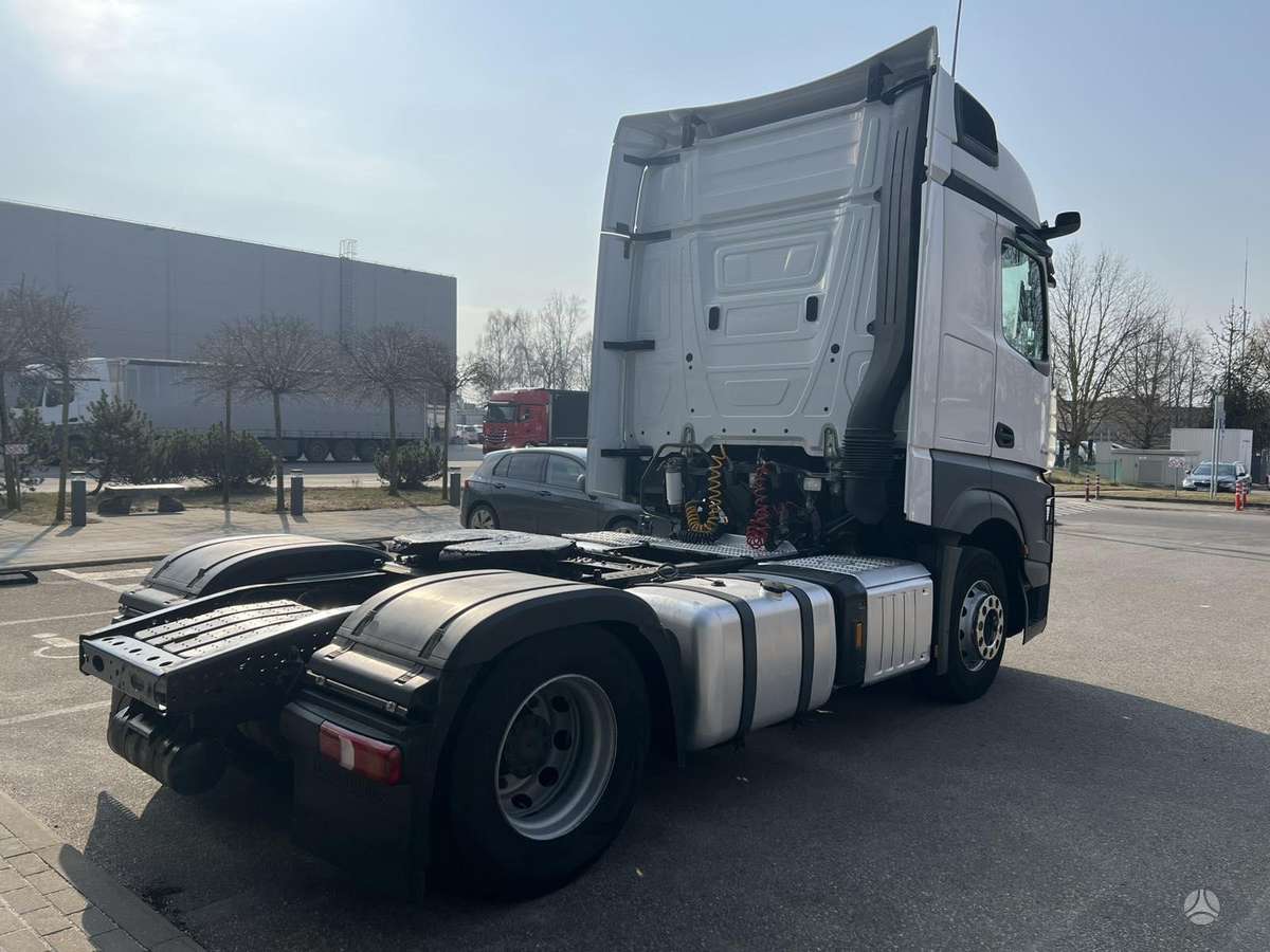 Mercedes-Benz Actros 1845 LS BigSpace, double sleeper