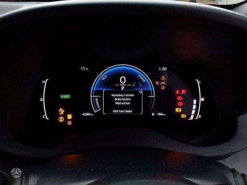Toyota Yaris Cross по частям