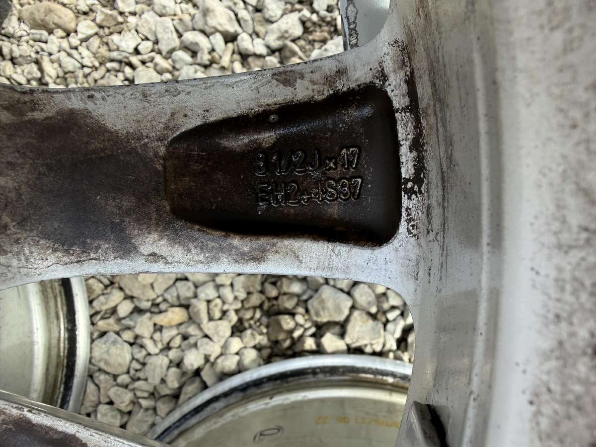 BMW Skirtingu plociu, light alloy, R17