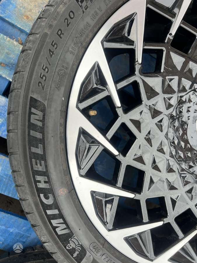 Hyundai, lengvojo lydinio, R20