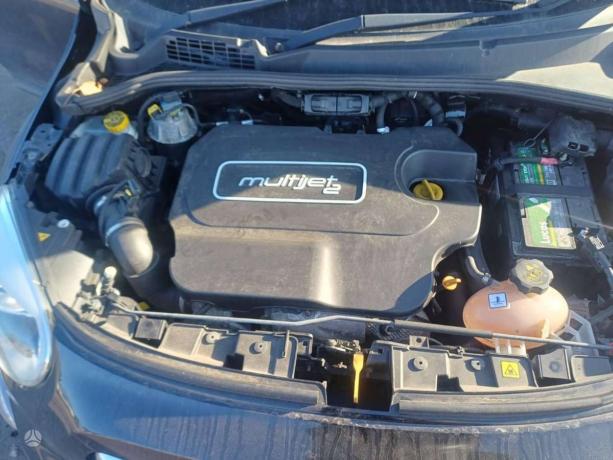 Fiat 500X по частям. Engine code 55260384 color code 601