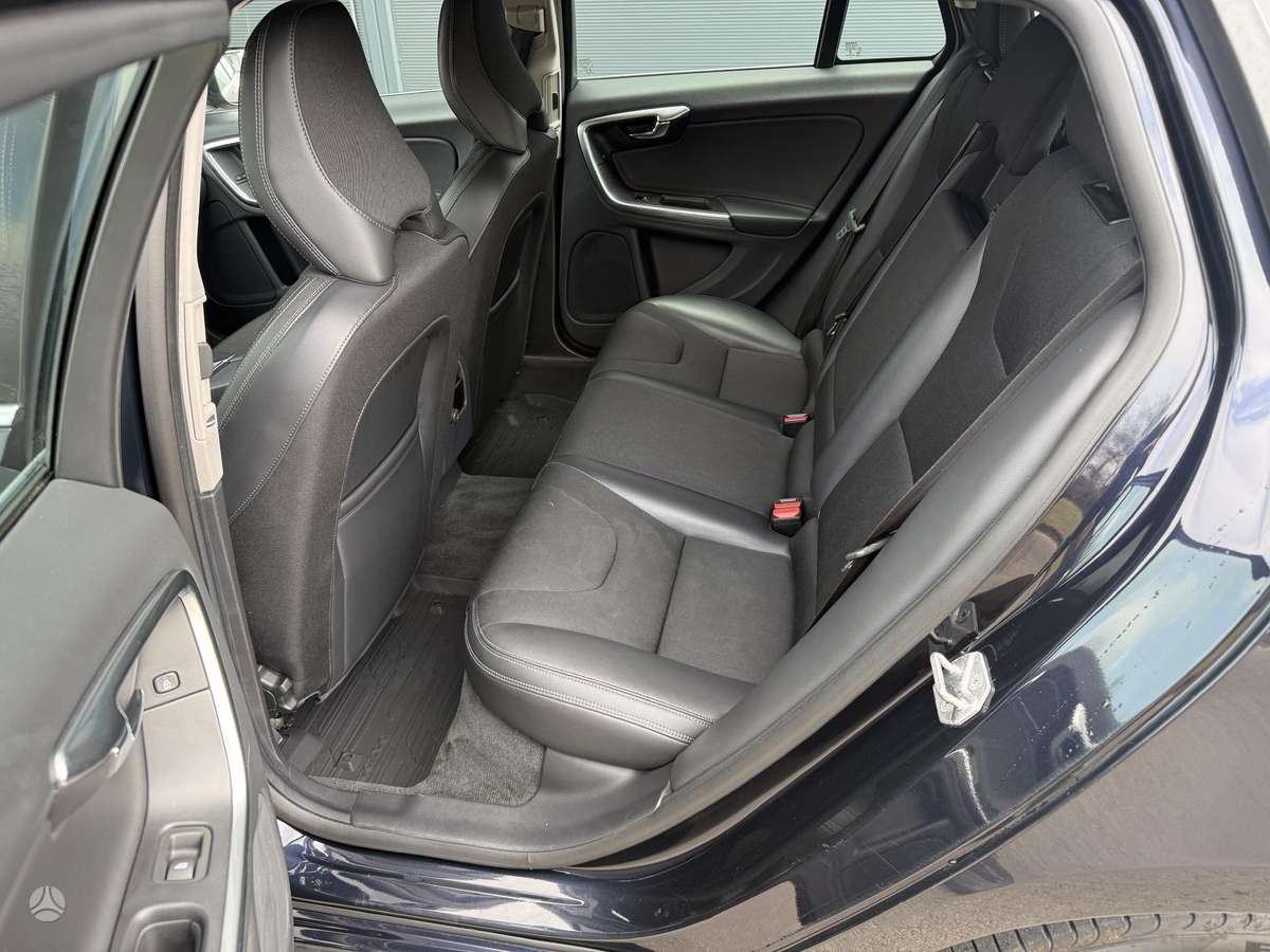 Volvo V60, Универсал