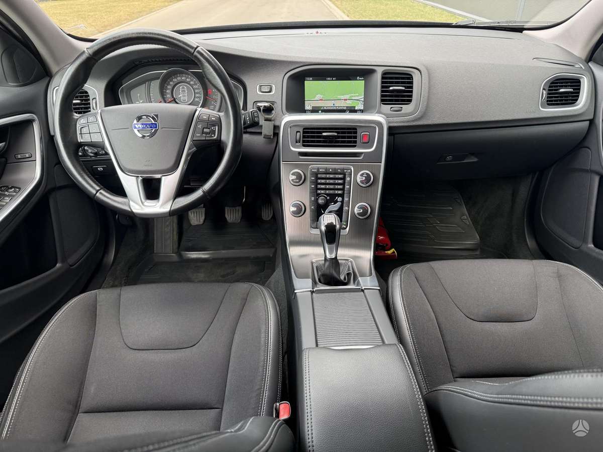 Volvo V60, Универсал