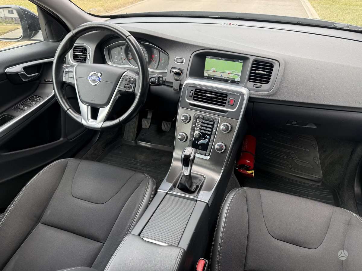 Volvo V60, Универсал