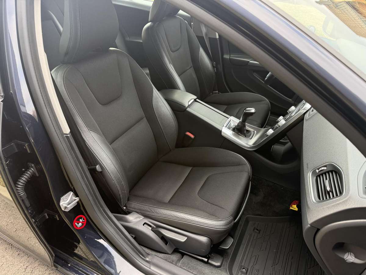 Volvo V60, Универсал