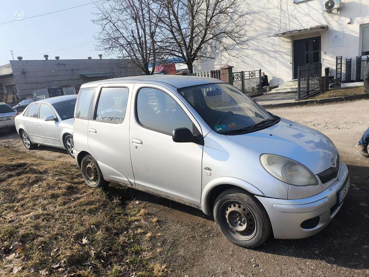 Toyota Verso-S - 3