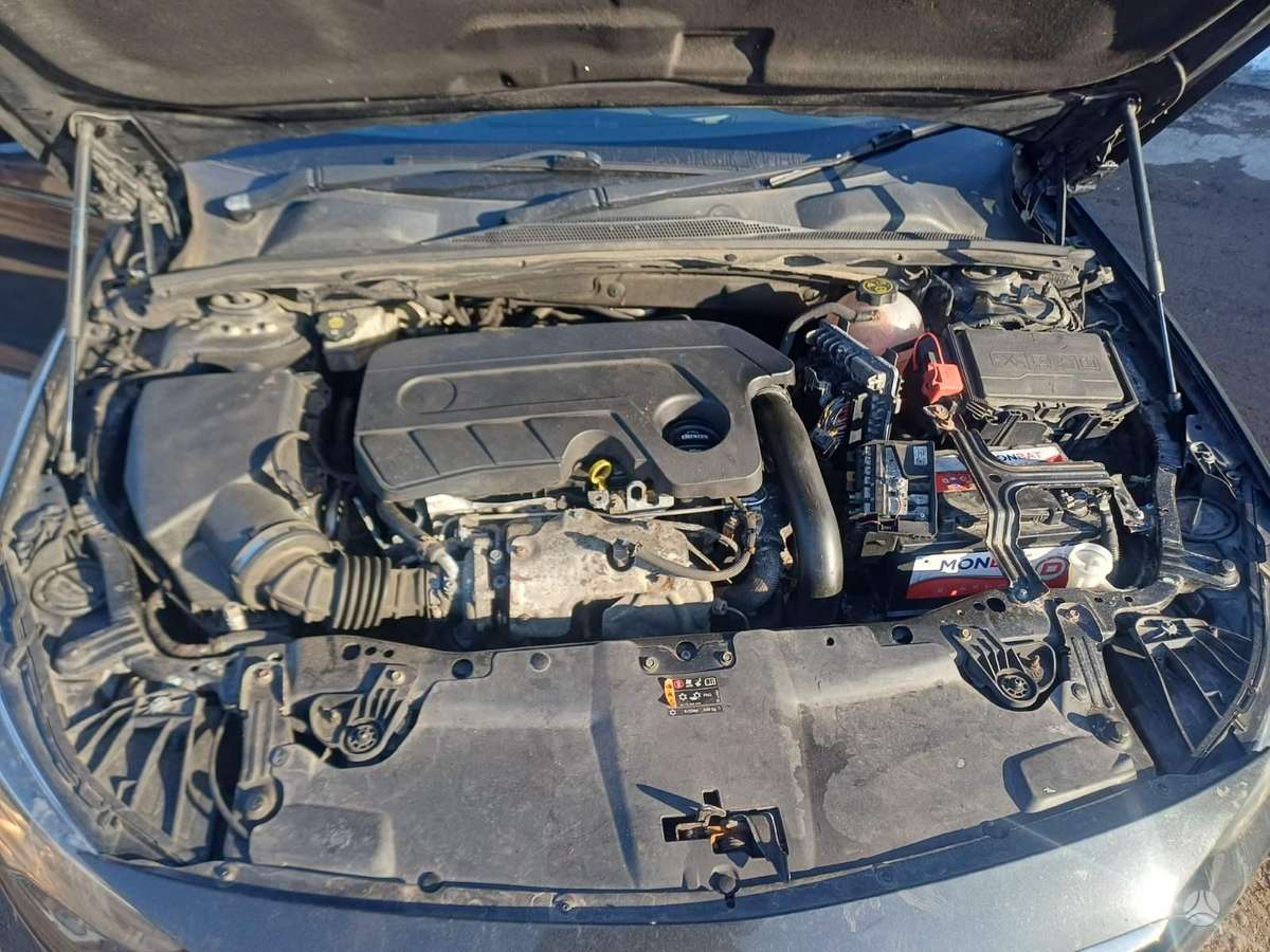 Opel Insignia dalimis. Engine code b16dth gearbox code mgx color code z