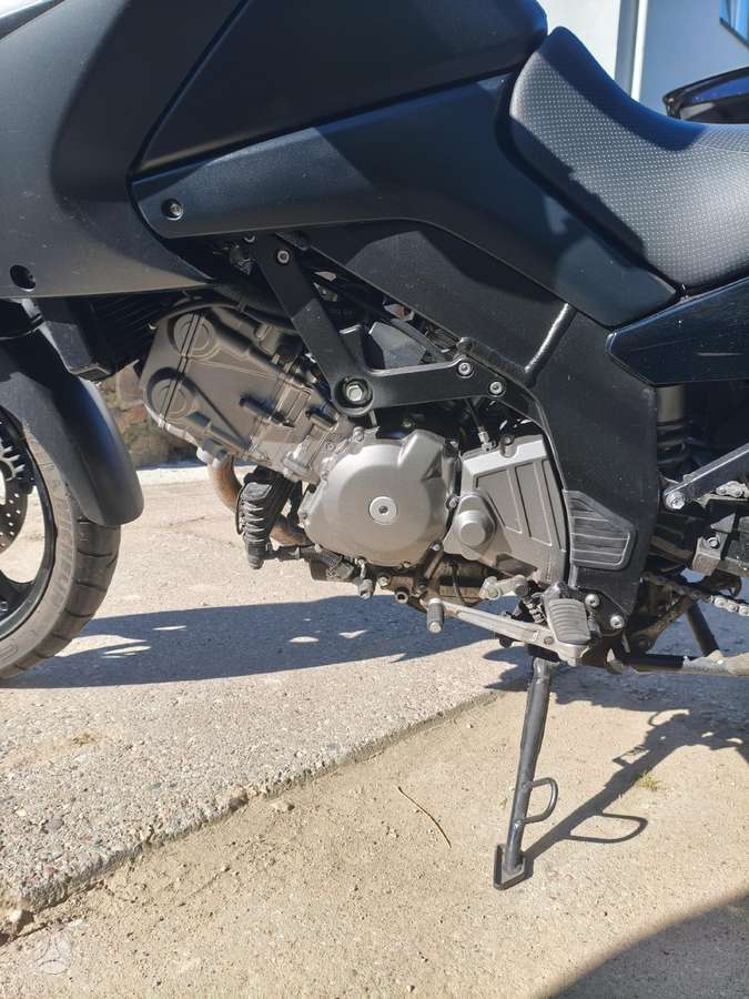 Suzuki DL (V-Strom) 650cc, enduro / adventure