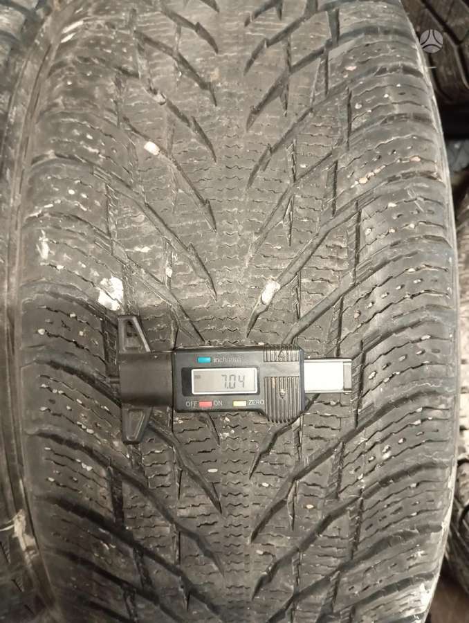 Nokian, žieminės 225/50 R18