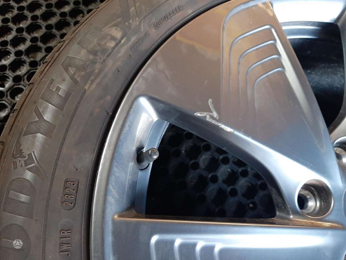 Cupra Born, light alloy, R18