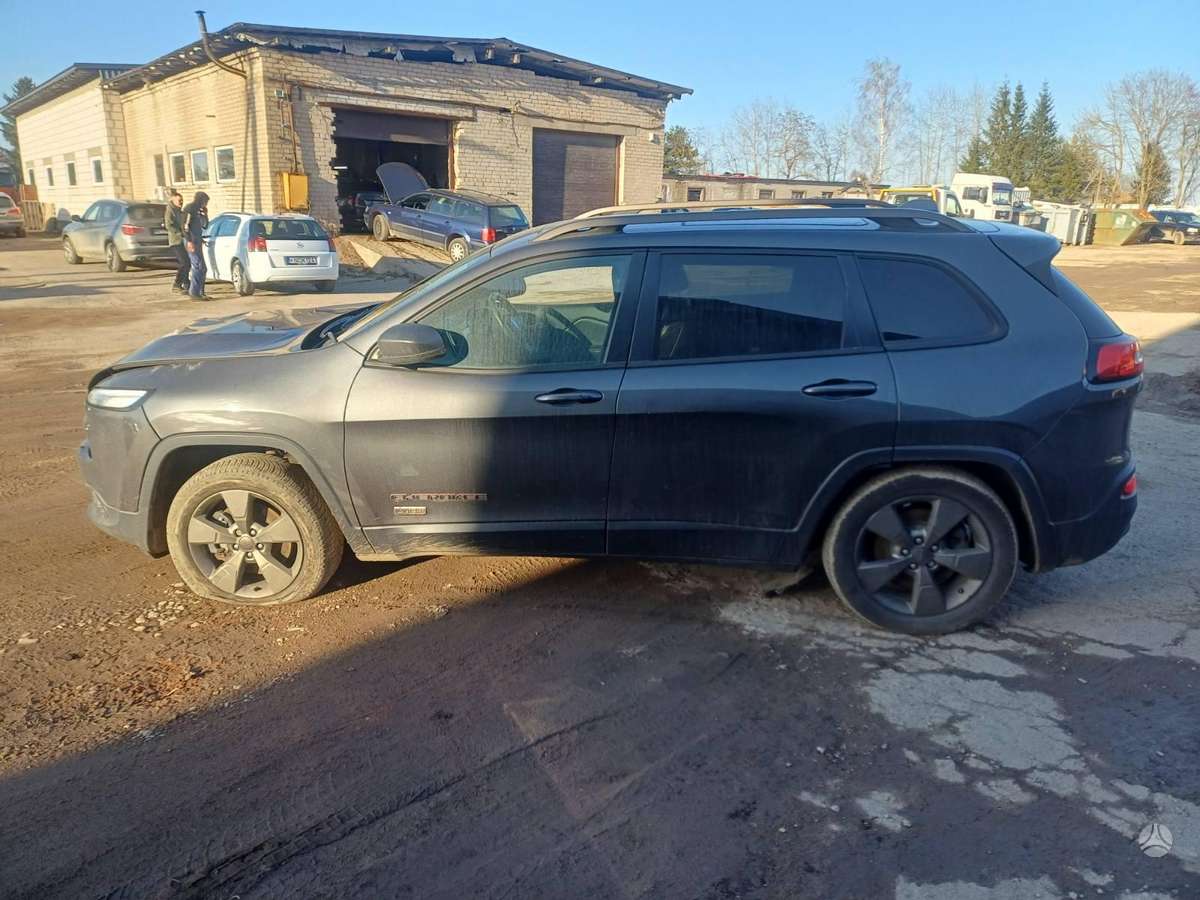 Jeep Cherokee по частям. Engine code ebv color code pau granite crystal
