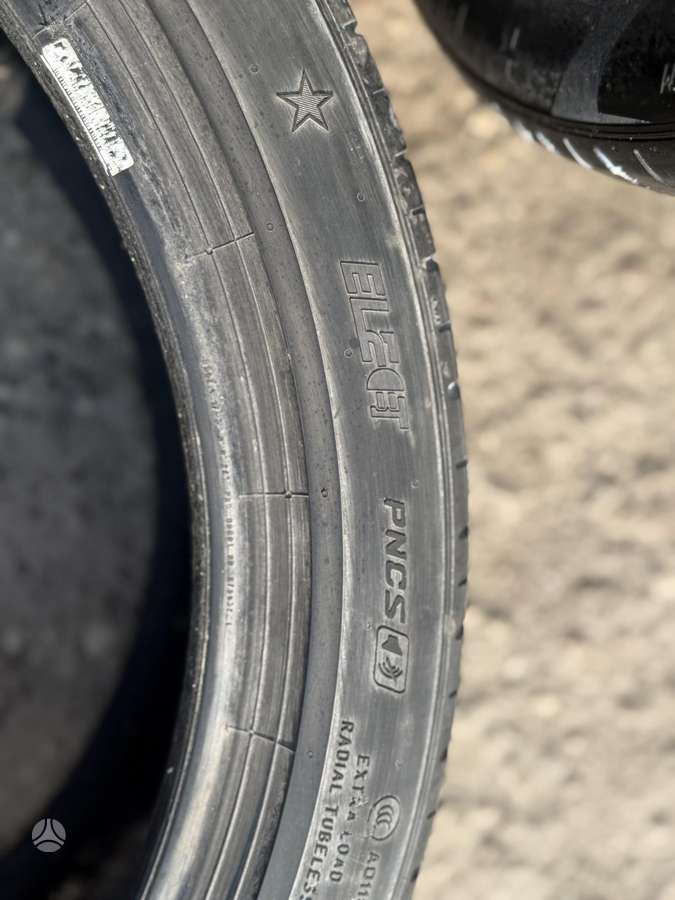 Pirelli P Zero, летние 275/40 R22