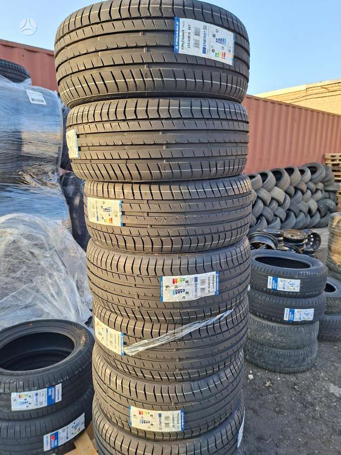 Triangle, vasarinės 235/45 R18