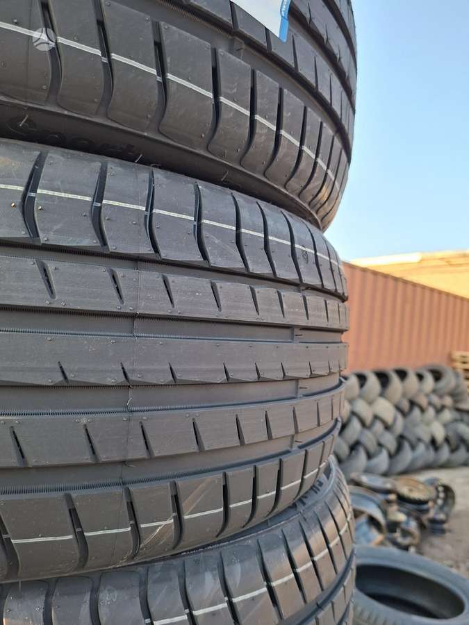 Triangle, summer 235/45 R18