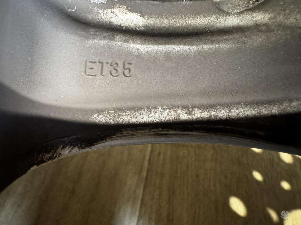 BMW E90 su padangomis, lengvojo lydinio, R16