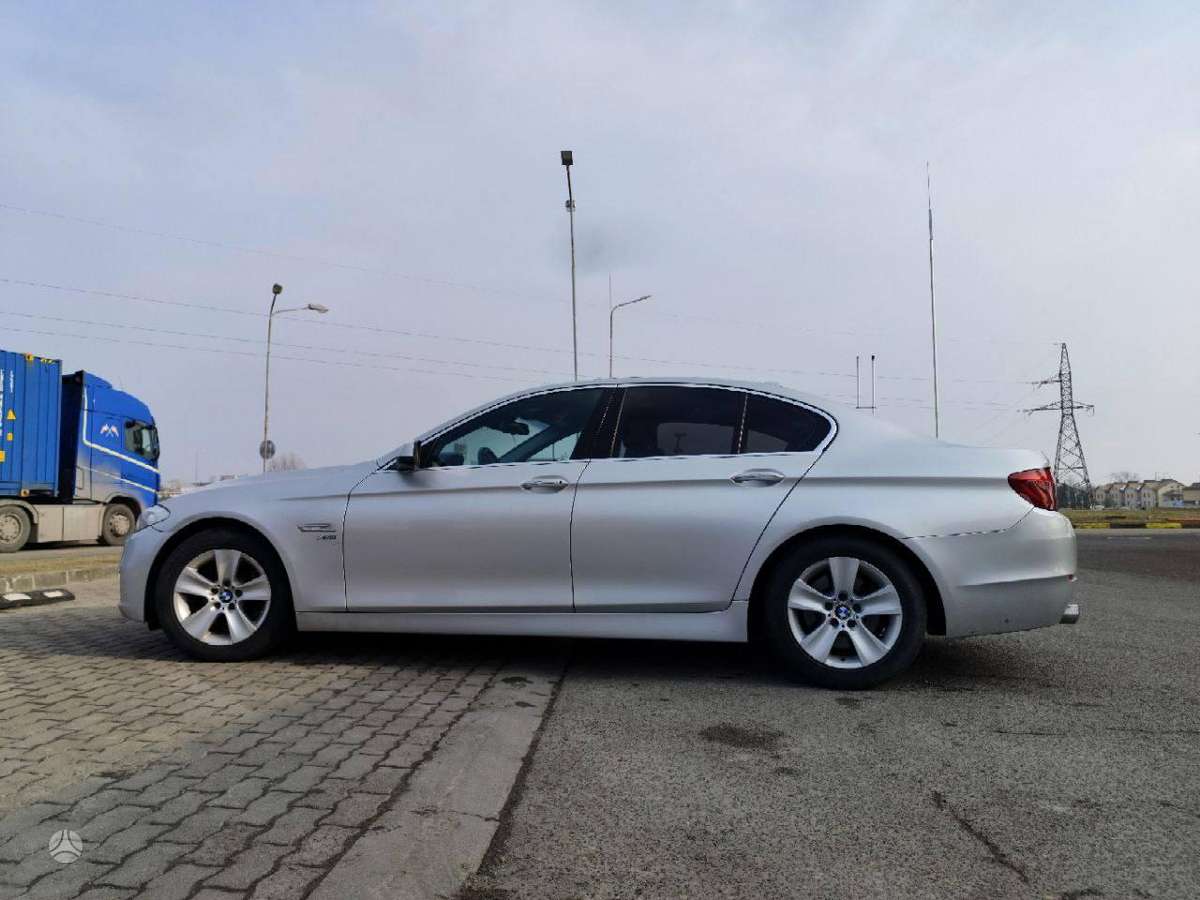 BMW 528, 2.0 l., Седан