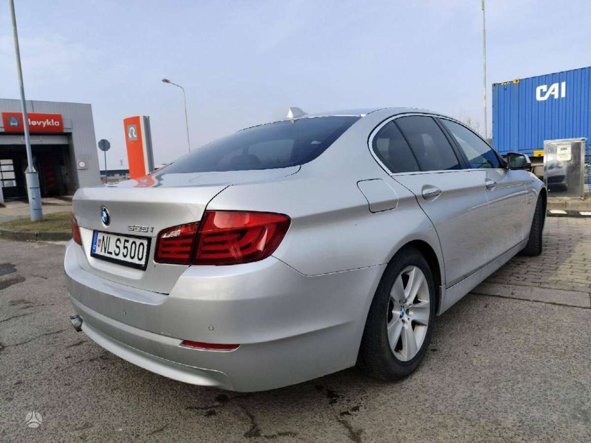 BMW 528, 2.0 l., Седан
