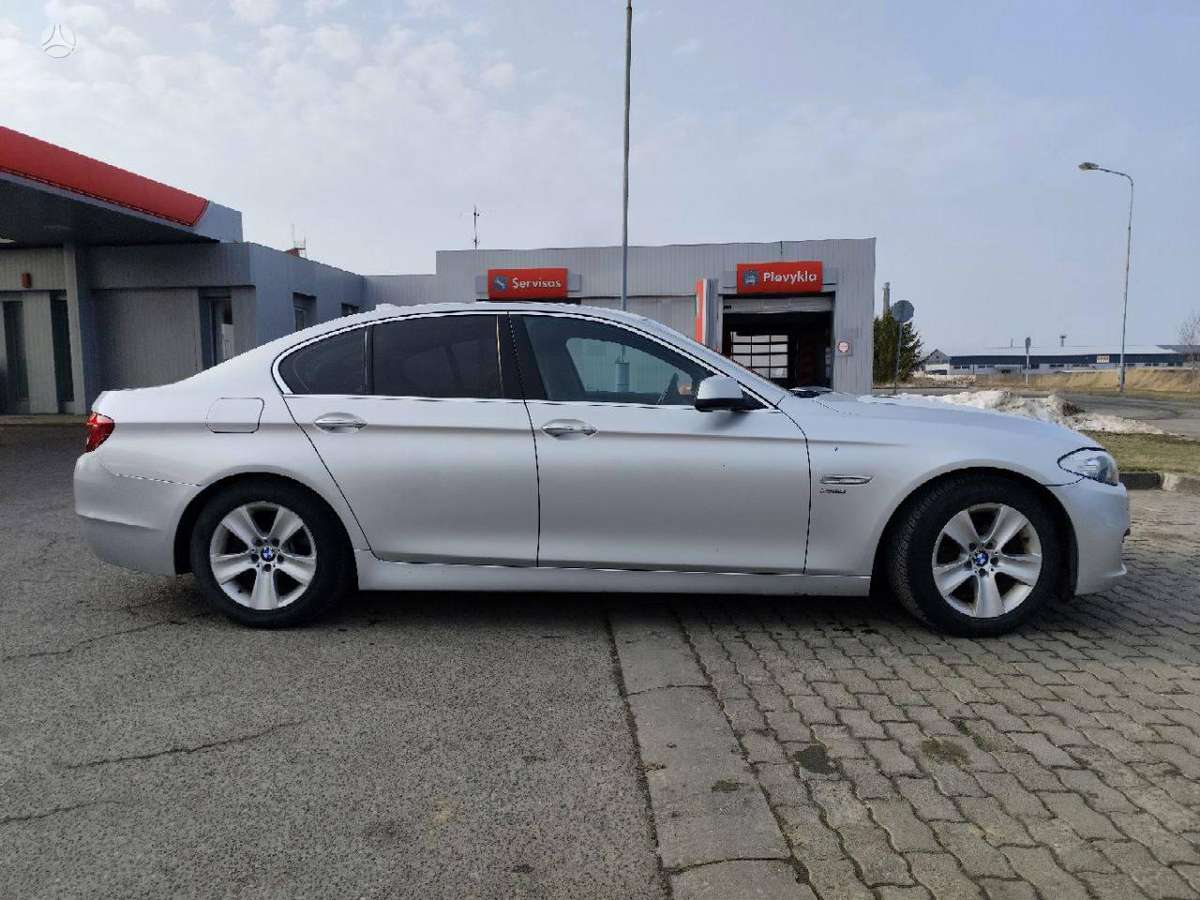 BMW 528, 2.0 l., Седан