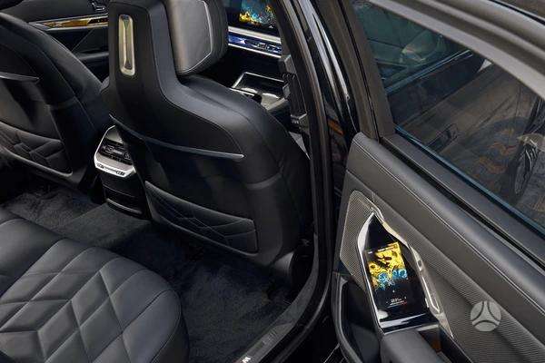 BMW 750, 4.0 l., limousine