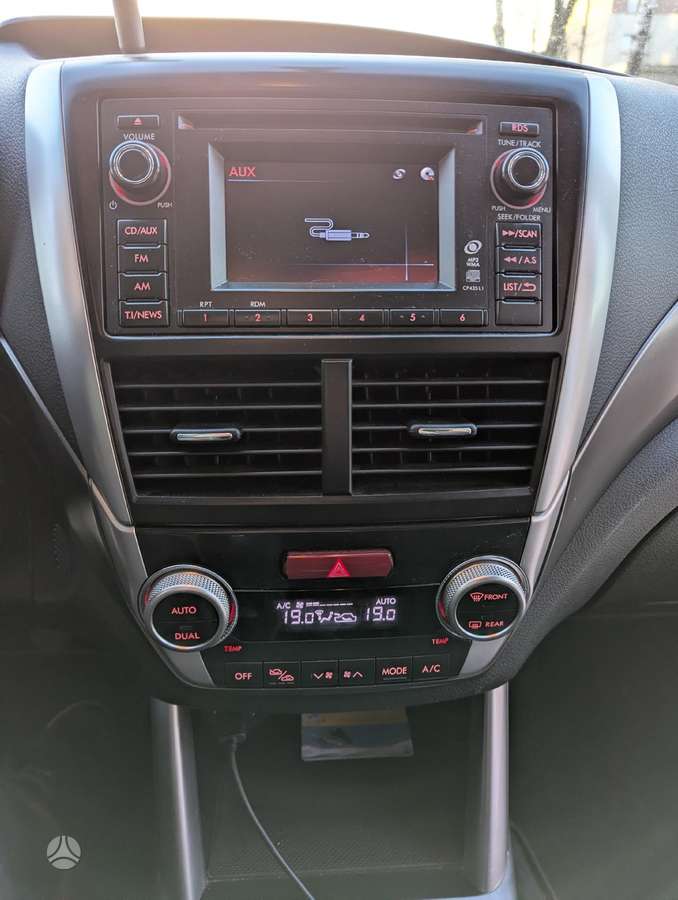 Subaru Forester, 2.0 l., off-road / crossover