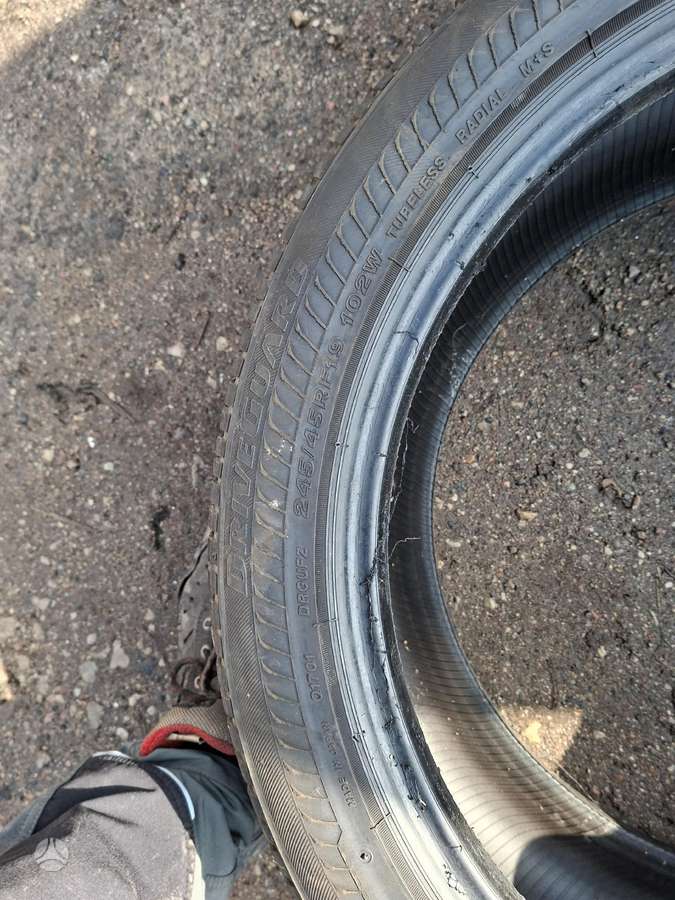 Bridgestone, summer 245/45 R19