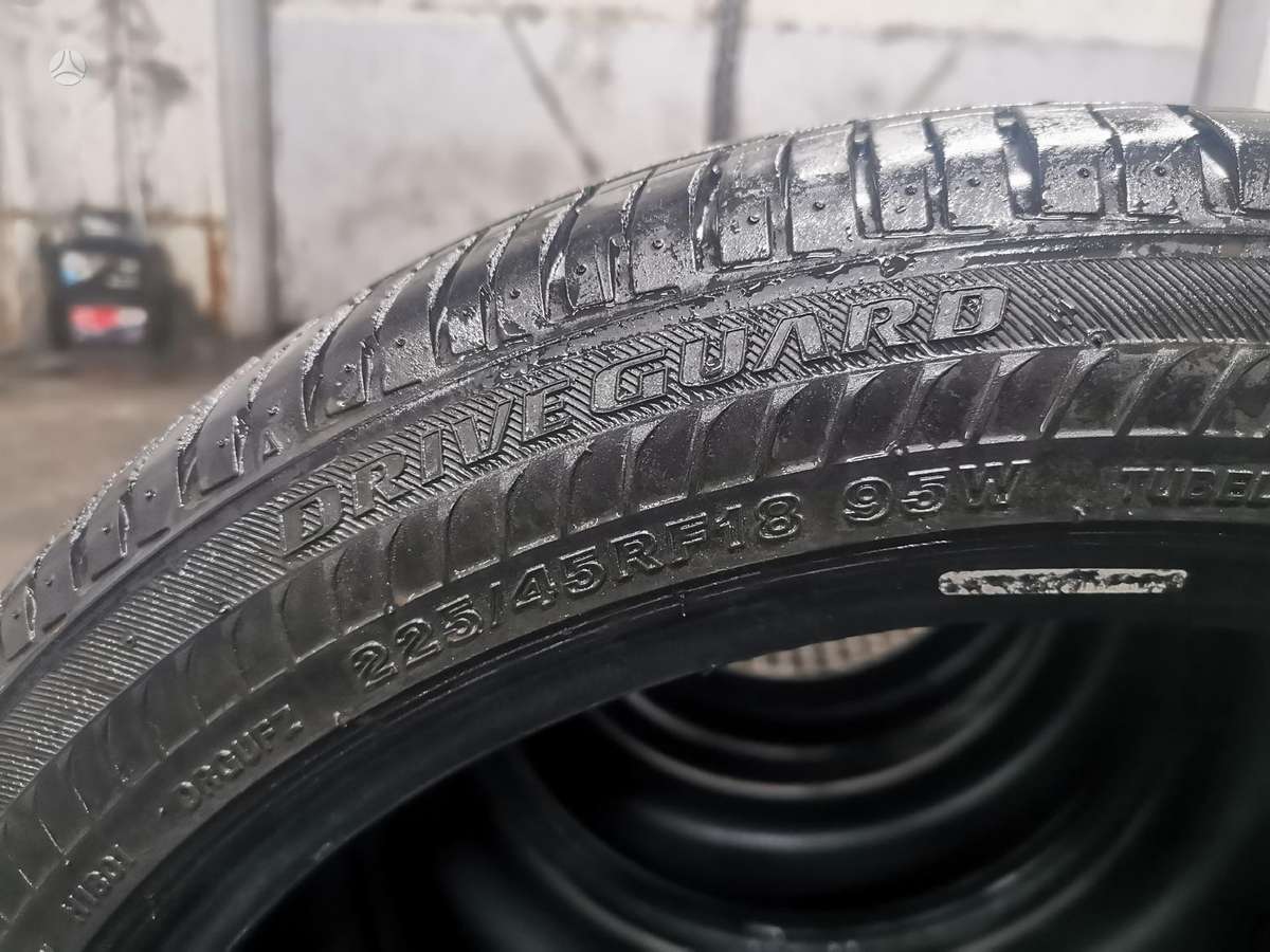 Bridgestone DriveGuard, summer 225/45 R18