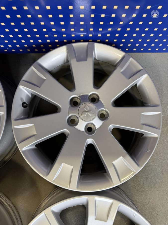 Mitsubishi, light alloy, R18
